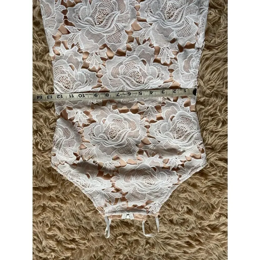 Women's Lulus White Lace Bodycon knee length Dress Size XS - Picture 4 of 4